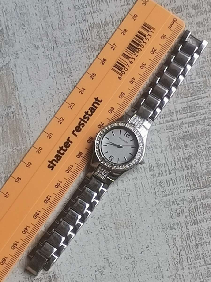 $$$BLACK FRIDAY$$$ ELEGANT LADIES HALLMARK WATCH IN EXCELLENT WORKING CONDITION