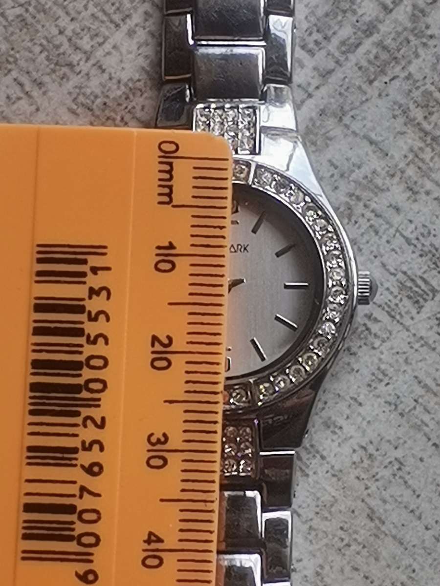 $$$BLACK FRIDAY$$$ ELEGANT LADIES HALLMARK WATCH IN EXCELLENT WORKING CONDITION