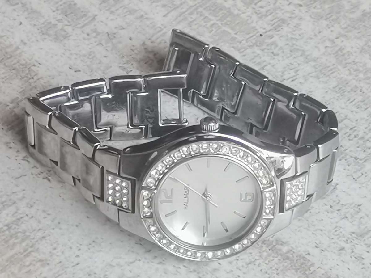 $$$BLACK FRIDAY$$$ ELEGANT LADIES HALLMARK WATCH IN EXCELLENT WORKING CONDITION