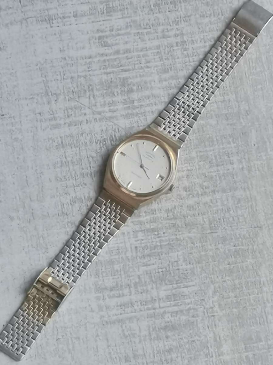 MENS ROTARY AVENGER VINTAGE WATCH - UNTESTED SELLING FOR SERVICE OR REPAIR