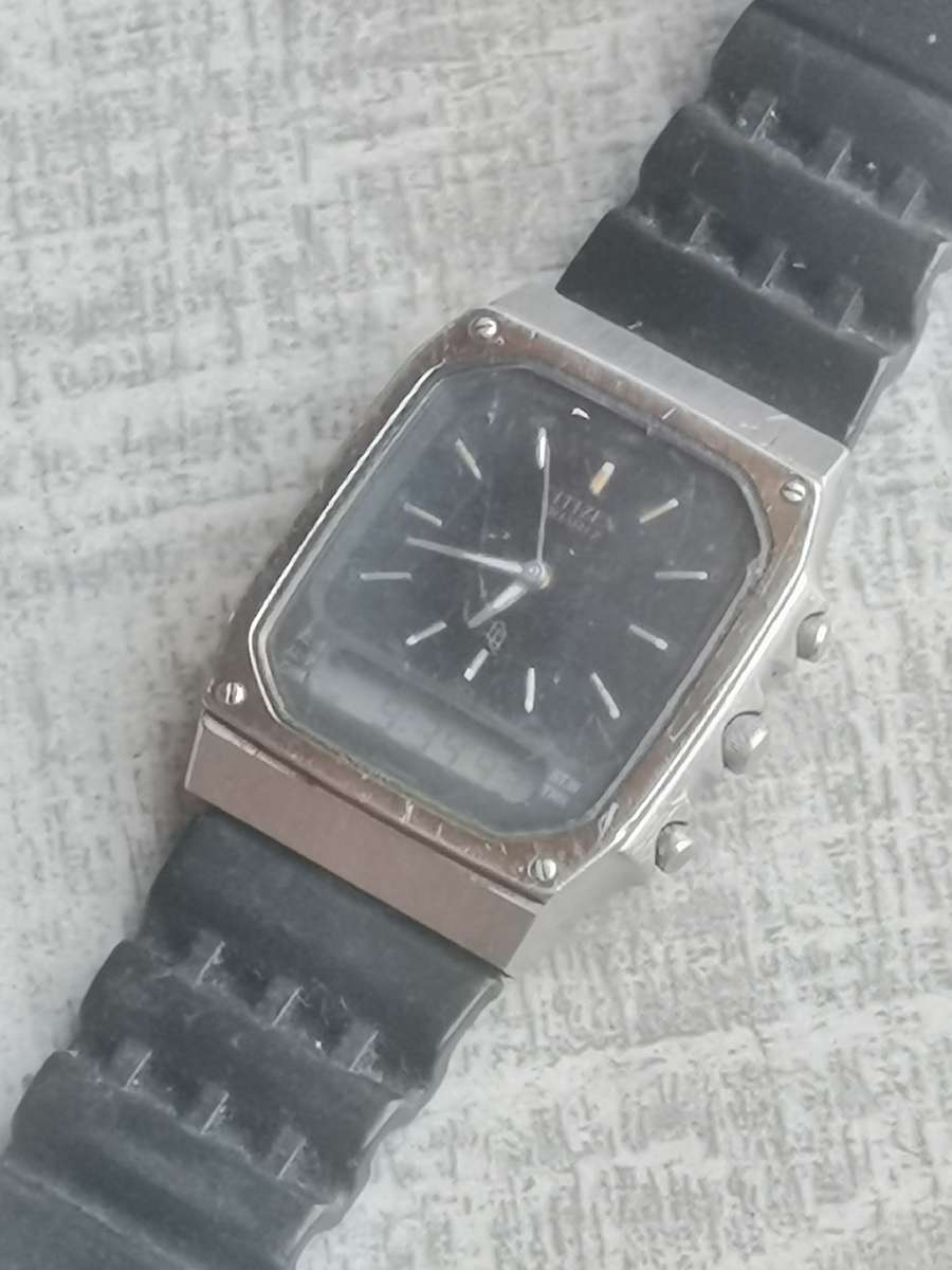 MENS CITIZEN ANALOG/DIGITAL WATCH - ALL WORKS BUT CROWN IS LOOSE