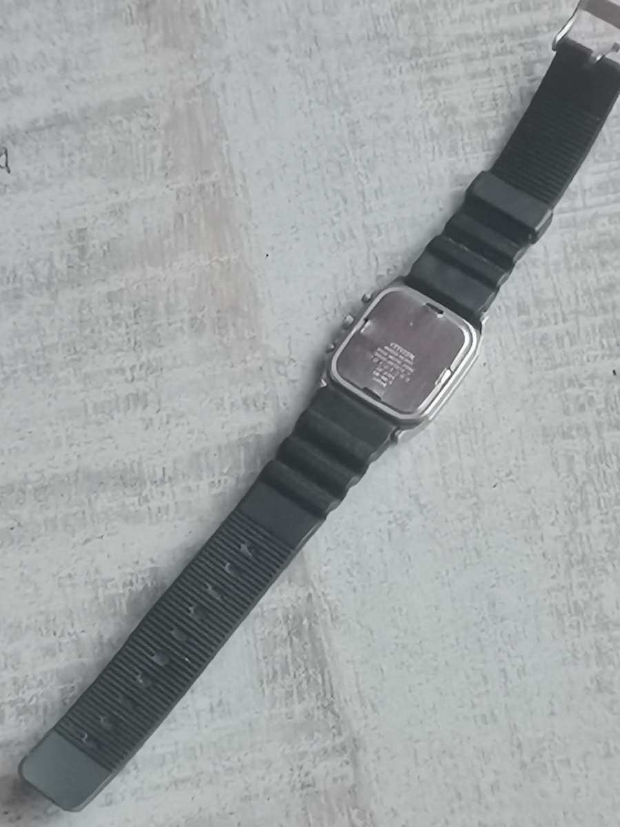 MENS CITIZEN ANALOG/DIGITAL WATCH - ALL WORKS BUT CROWN IS LOOSE