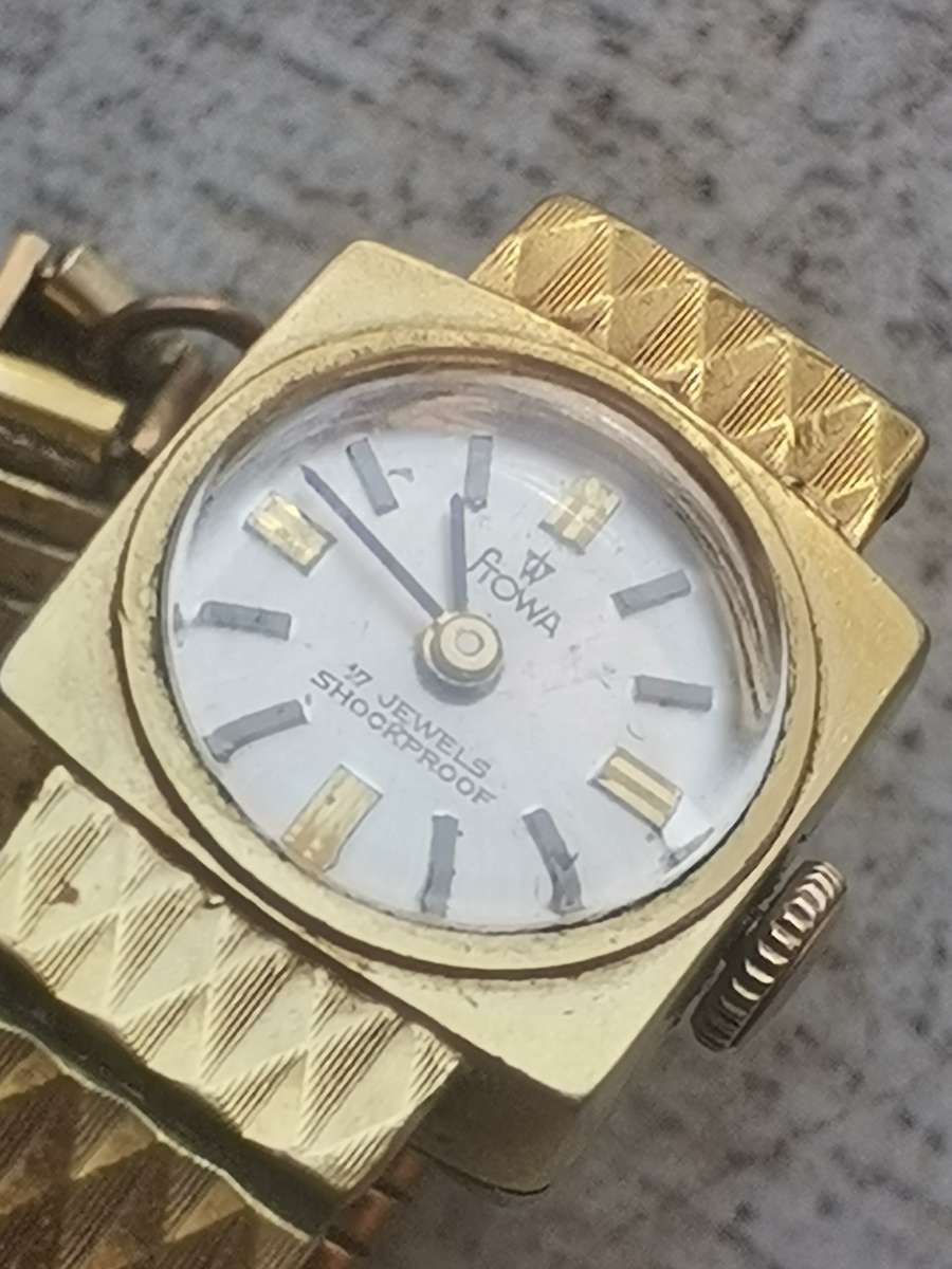 VINTAGE LADIES STOWA 17 JEWELS GOLD WATCH IN EXCELLENT WORKING CONDITION