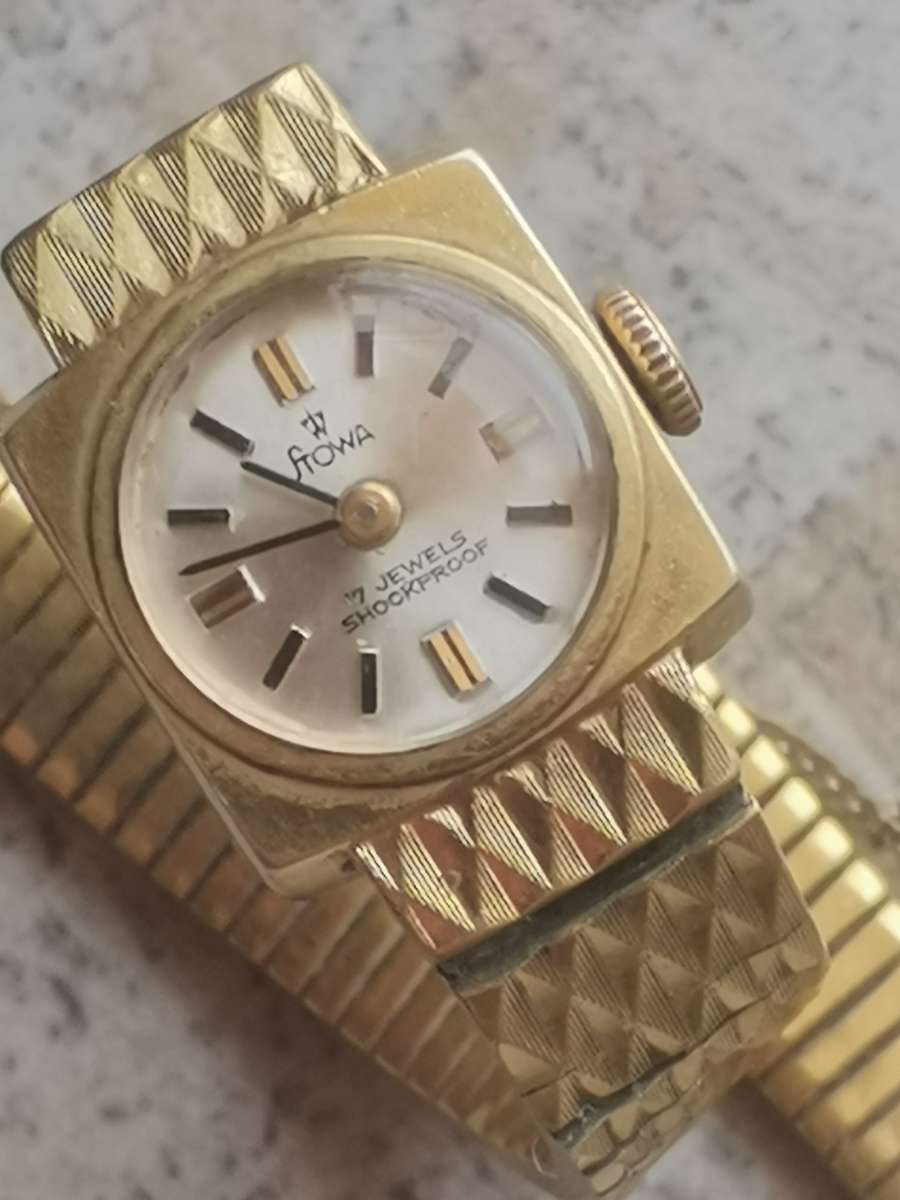 VINTAGE LADIES STOWA 17 JEWELS GOLD WATCH IN EXCELLENT WORKING CONDITION