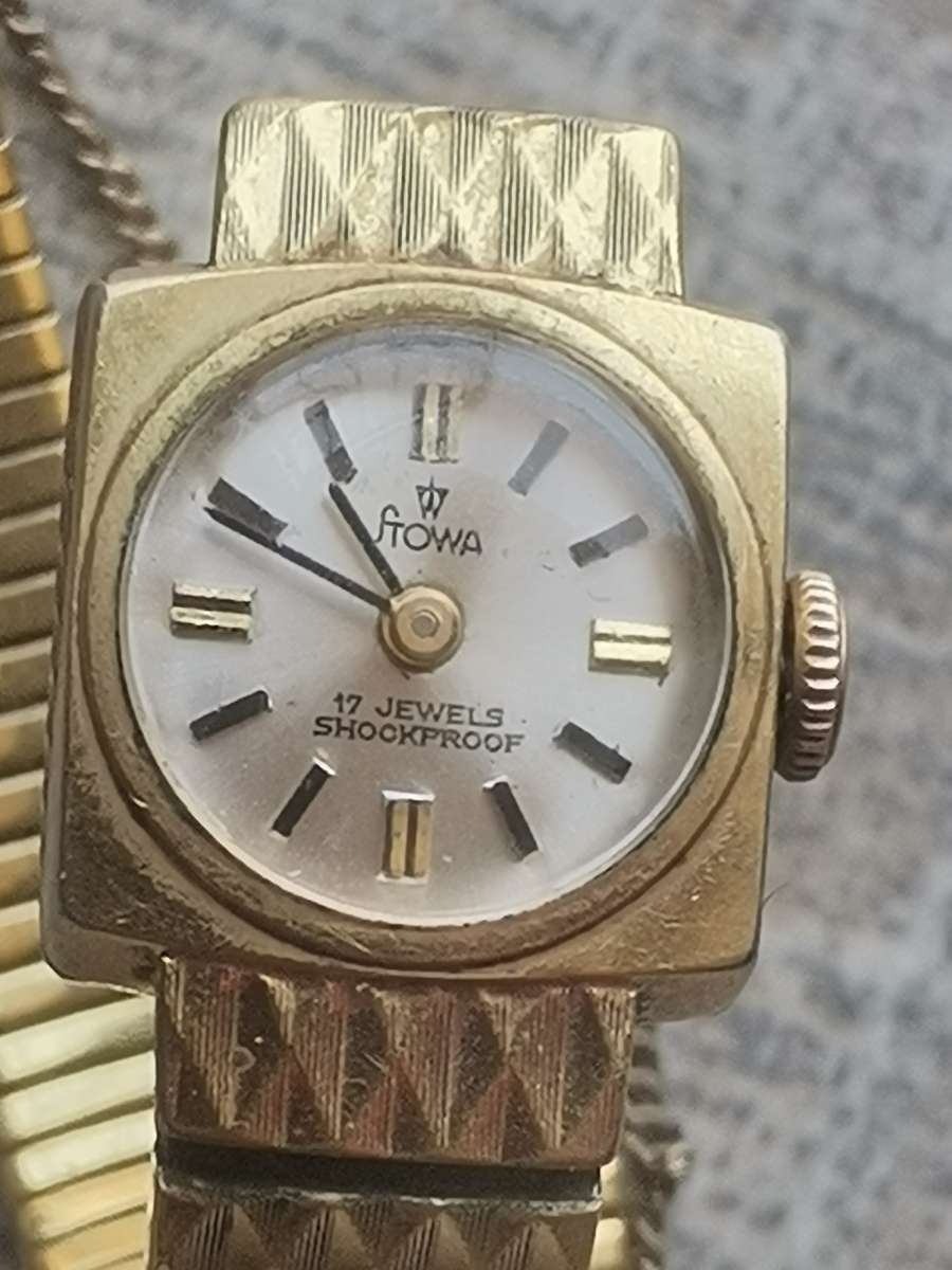 VINTAGE LADIES STOWA 17 JEWELS GOLD WATCH IN EXCELLENT WORKING CONDITION
