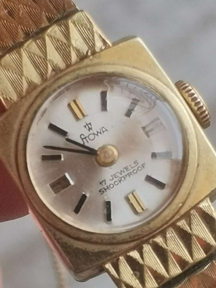 VINTAGE LADIES STOWA 17 JEWELS GOLD WATCH IN EXCELLENT WORKING CONDITION