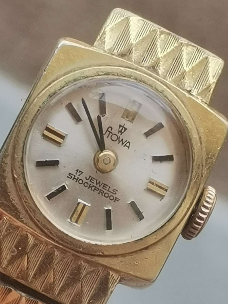 VINTAGE LADIES STOWA 17 JEWELS GOLD WATCH IN EXCELLENT WORKING CONDITION