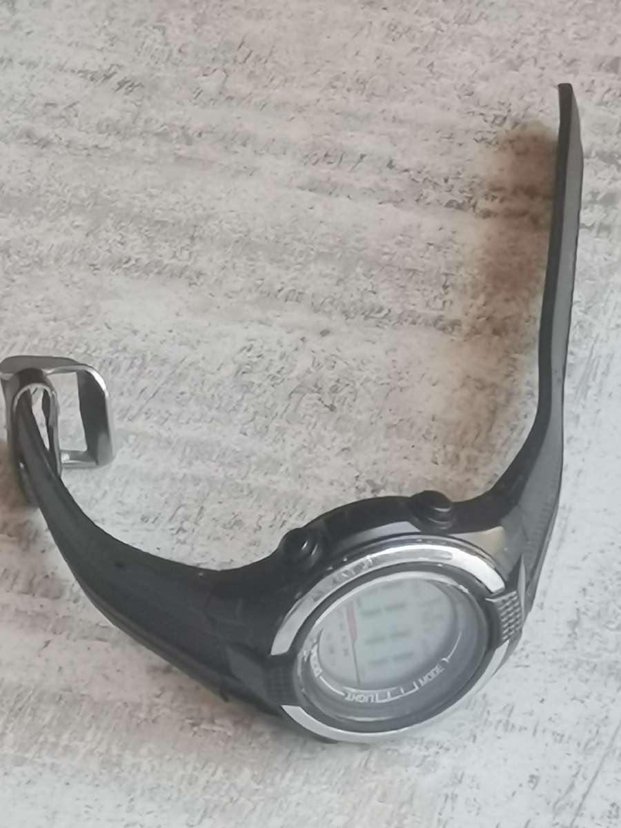 DIGITIME MENS DIGITAL WATCH IN EXCELLENT WORKING CONDITION