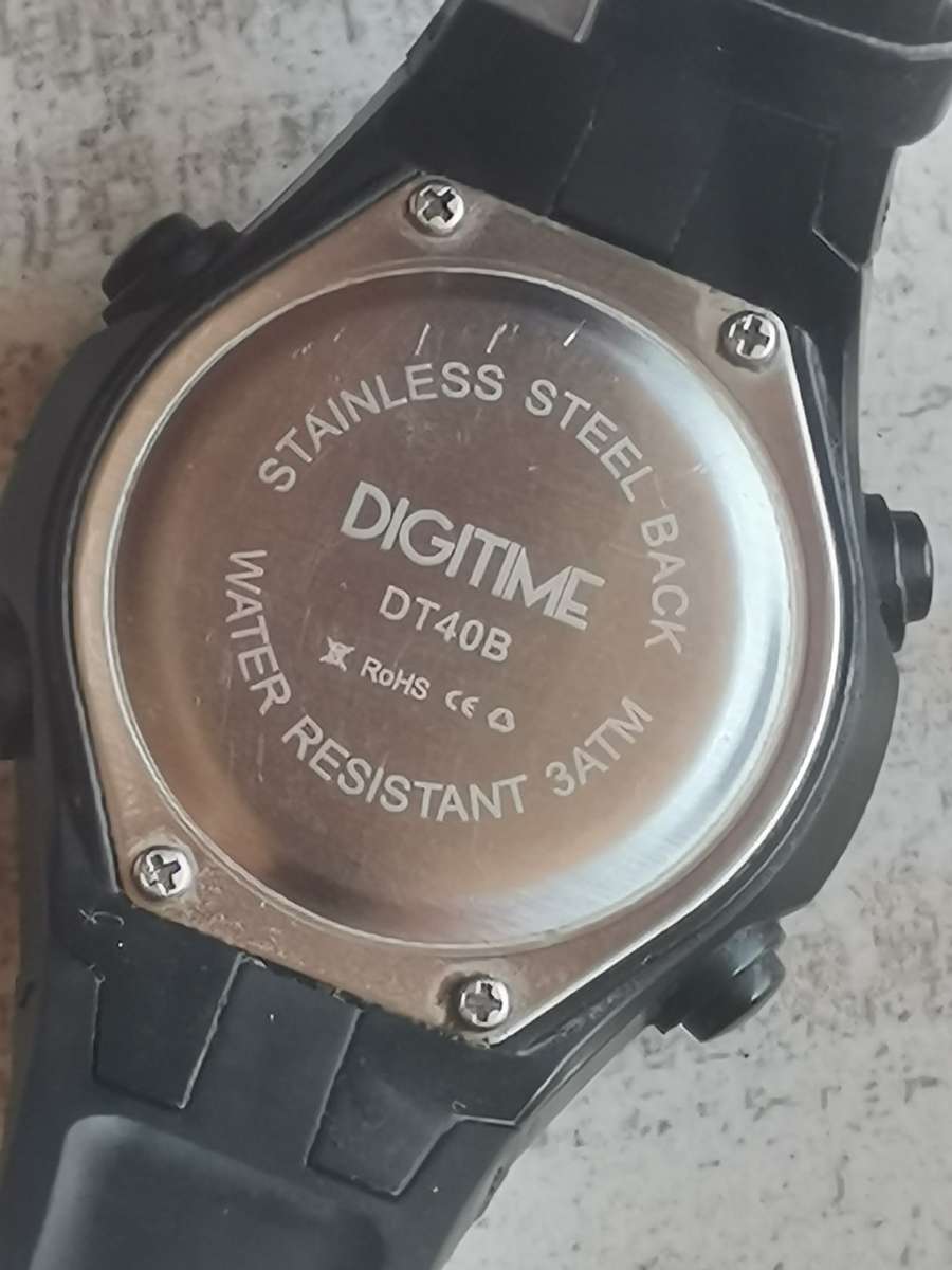 DIGITIME MENS DIGITAL WATCH IN EXCELLENT WORKING CONDITION
