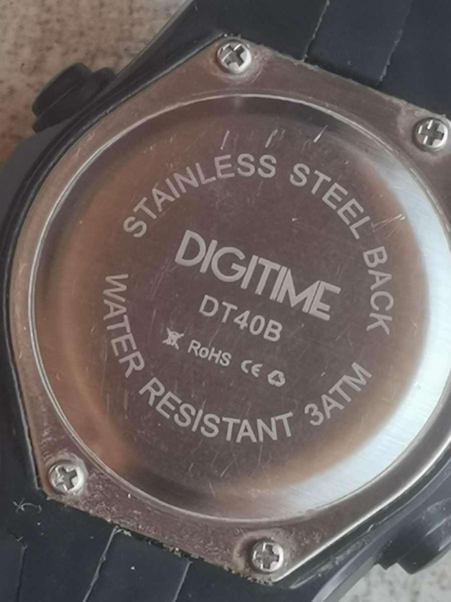 DIGITIME MENS DIGITAL WATCH IN EXCELLENT WORKING CONDITION
