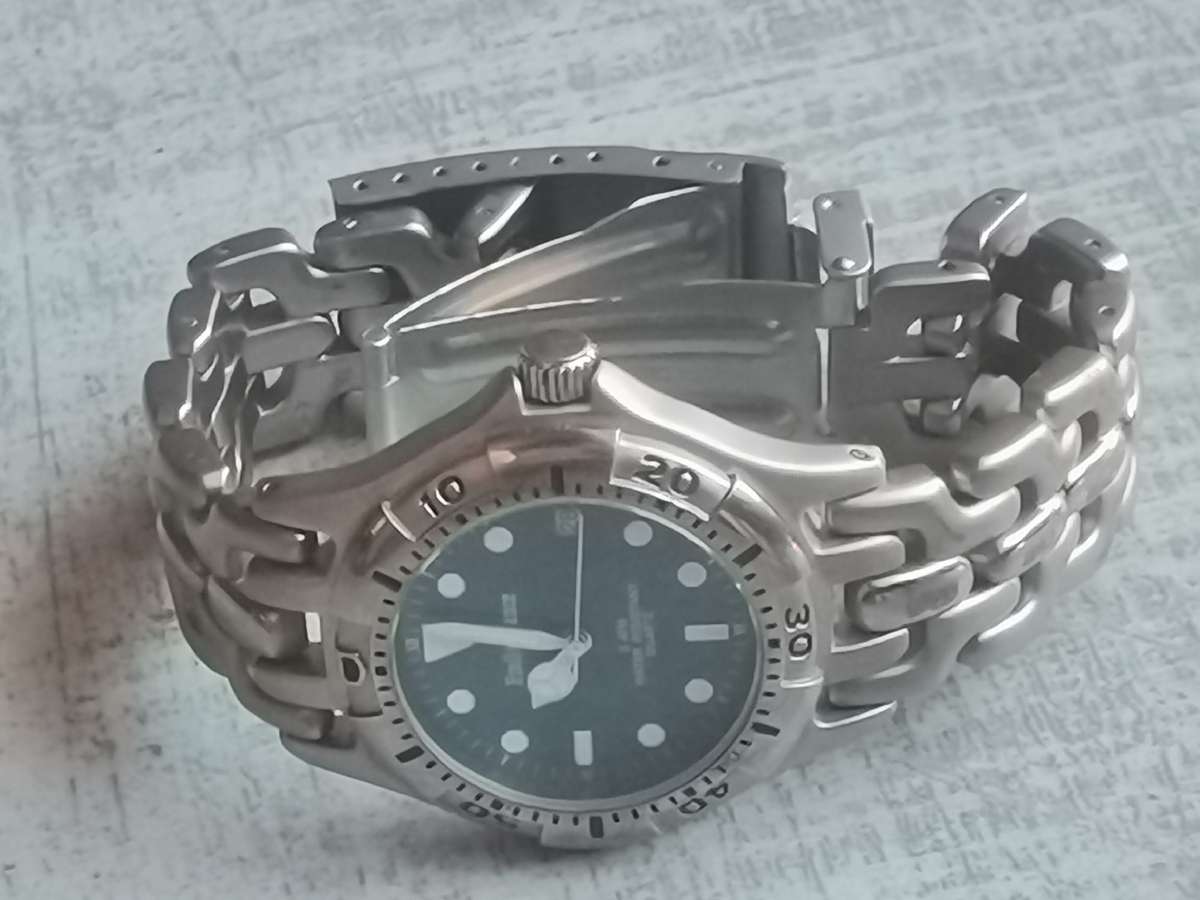 $$$BLACK FRIDAY$$$ MENS EMILE FRANCE STAINLESS STEEL WATCH IN EXCELLENT WORKING CONDITION