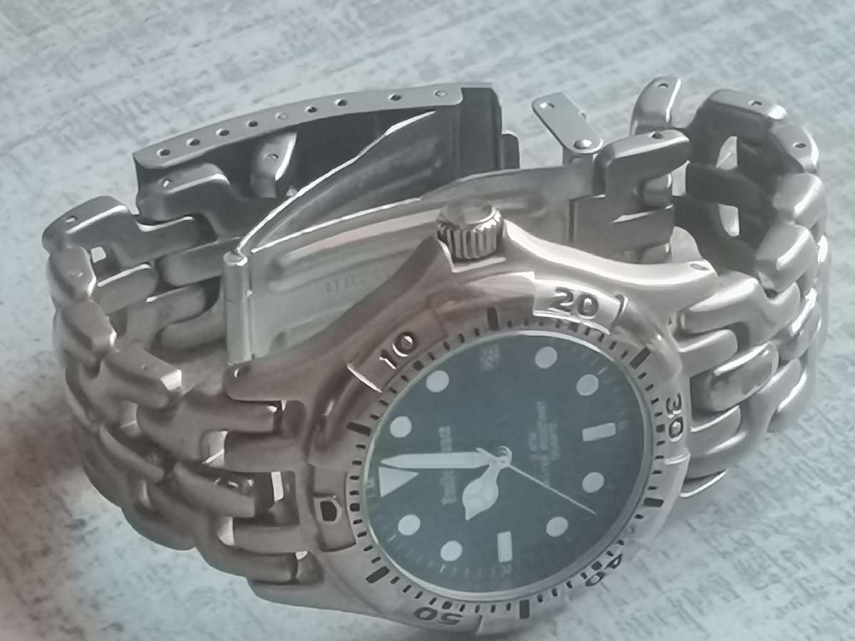 $$$BLACK FRIDAY$$$ MENS EMILE FRANCE STAINLESS STEEL WATCH IN EXCELLENT WORKING CONDITION