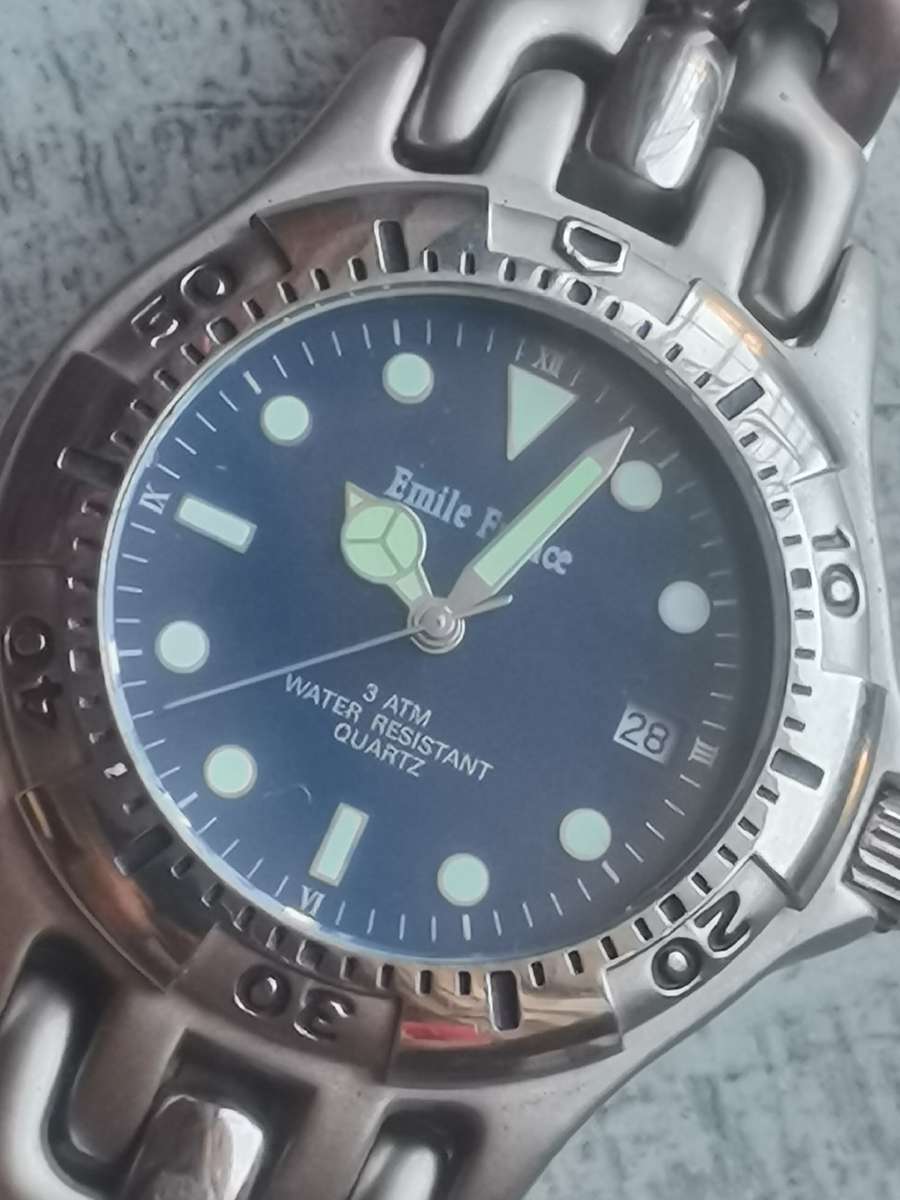 $$$BLACK FRIDAY$$$ MENS EMILE FRANCE STAINLESS STEEL WATCH IN EXCELLENT WORKING CONDITION