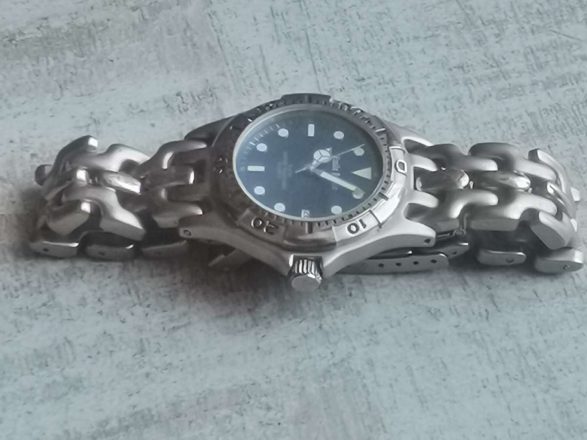 $$$BLACK FRIDAY$$$ MENS EMILE FRANCE STAINLESS STEEL WATCH IN EXCELLENT WORKING CONDITION