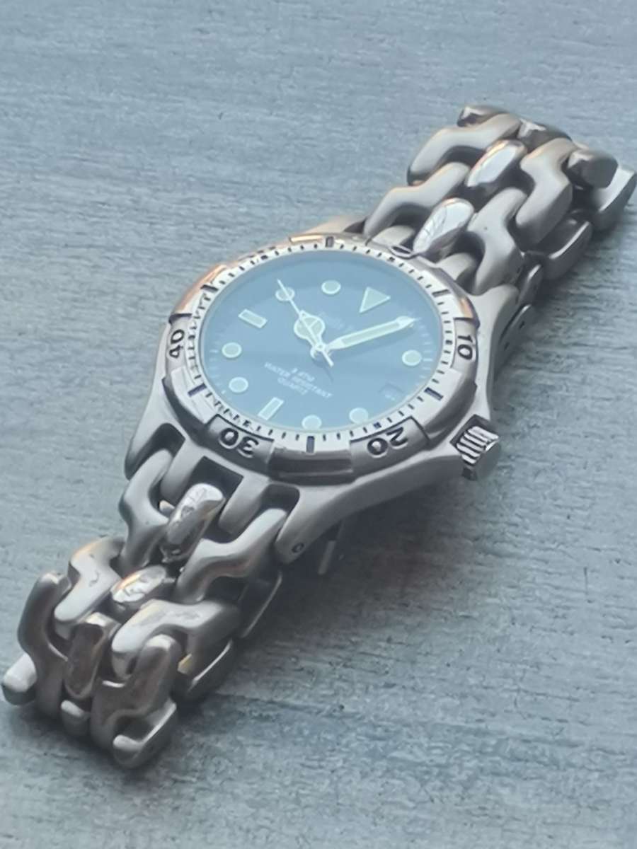 $$$BLACK FRIDAY$$$ MENS EMILE FRANCE STAINLESS STEEL WATCH IN EXCELLENT WORKING CONDITION