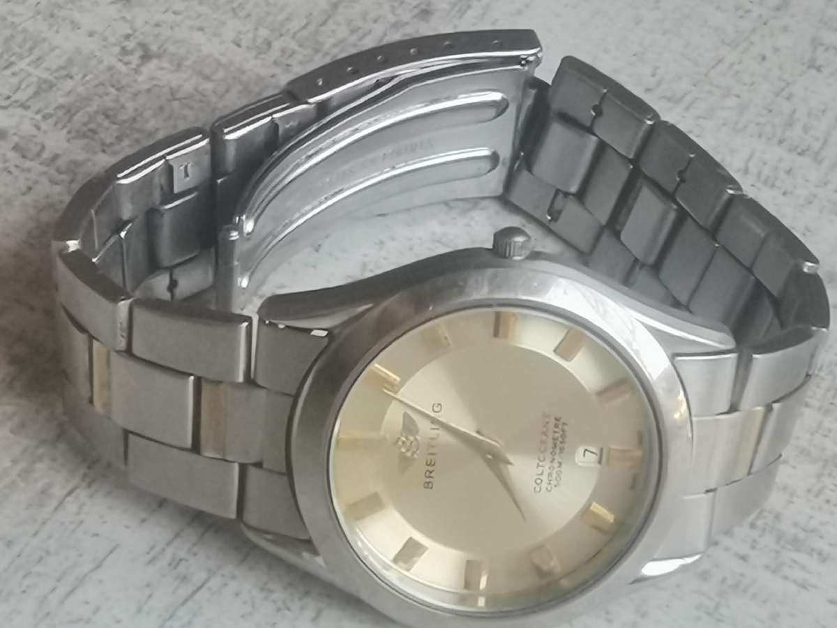 MENS WATCH IN EXCELLENT WORKING CONDITION - PLEASE READ DESCRIPTION