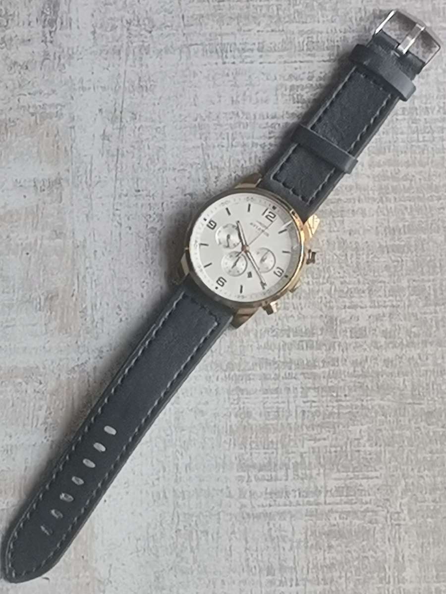 MENS AVIATOR GOLD PLATED WATCH IN EXCELLENT WORKING CONDITION