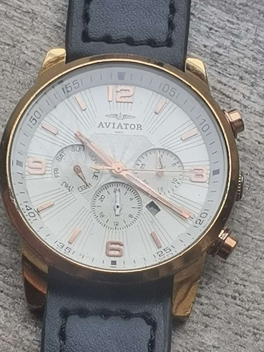 MENS AVIATOR GOLD PLATED WATCH IN EXCELLENT WORKING CONDITION