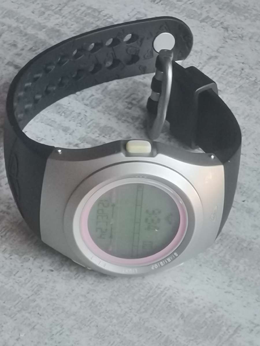 ROXY DEEP W094TR UNISEX SPORTS/HEALTH WATCH IN EXCELLENT WORKING CONDITION