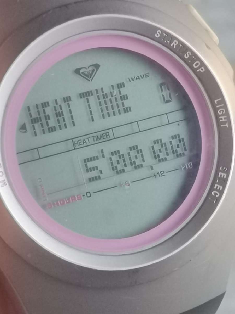 ROXY DEEP W094TR UNISEX SPORTS/HEALTH WATCH IN EXCELLENT WORKING CONDITION