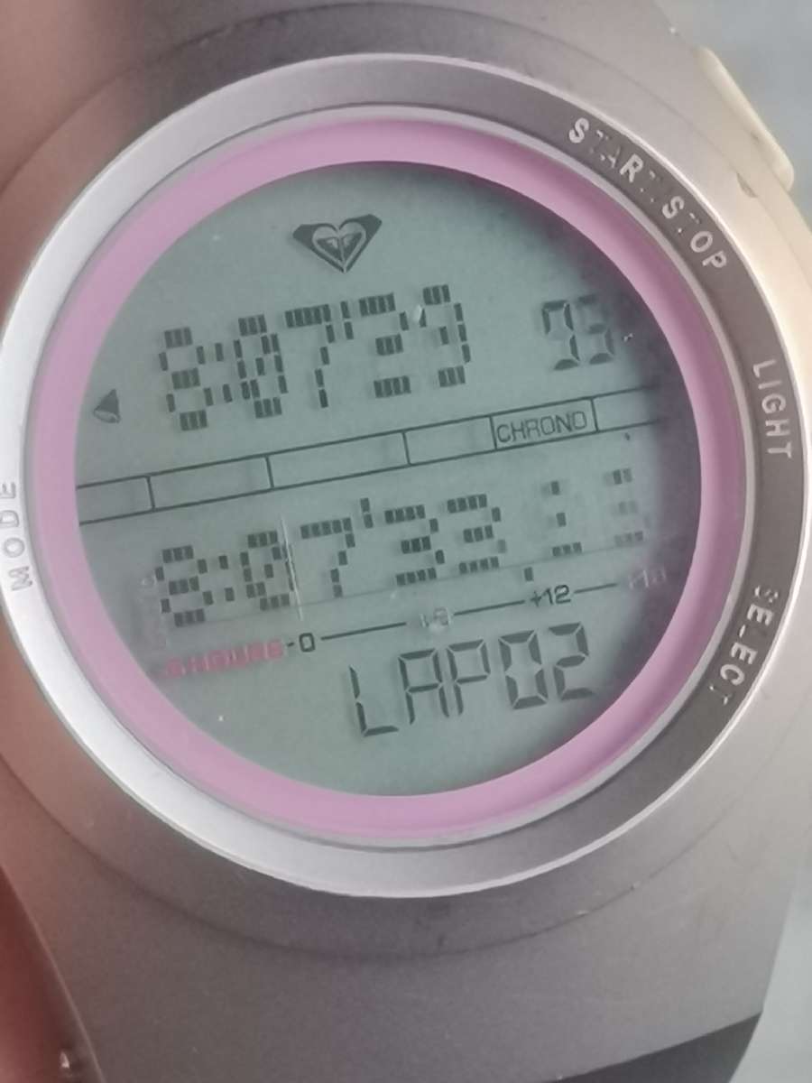 ROXY DEEP W094TR UNISEX SPORTS/HEALTH WATCH IN EXCELLENT WORKING CONDITION