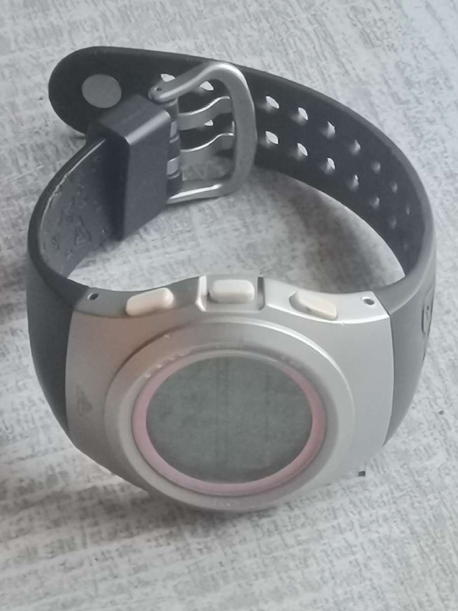 ROXY DEEP W094TR UNISEX SPORTS/HEALTH WATCH IN EXCELLENT WORKING CONDITION