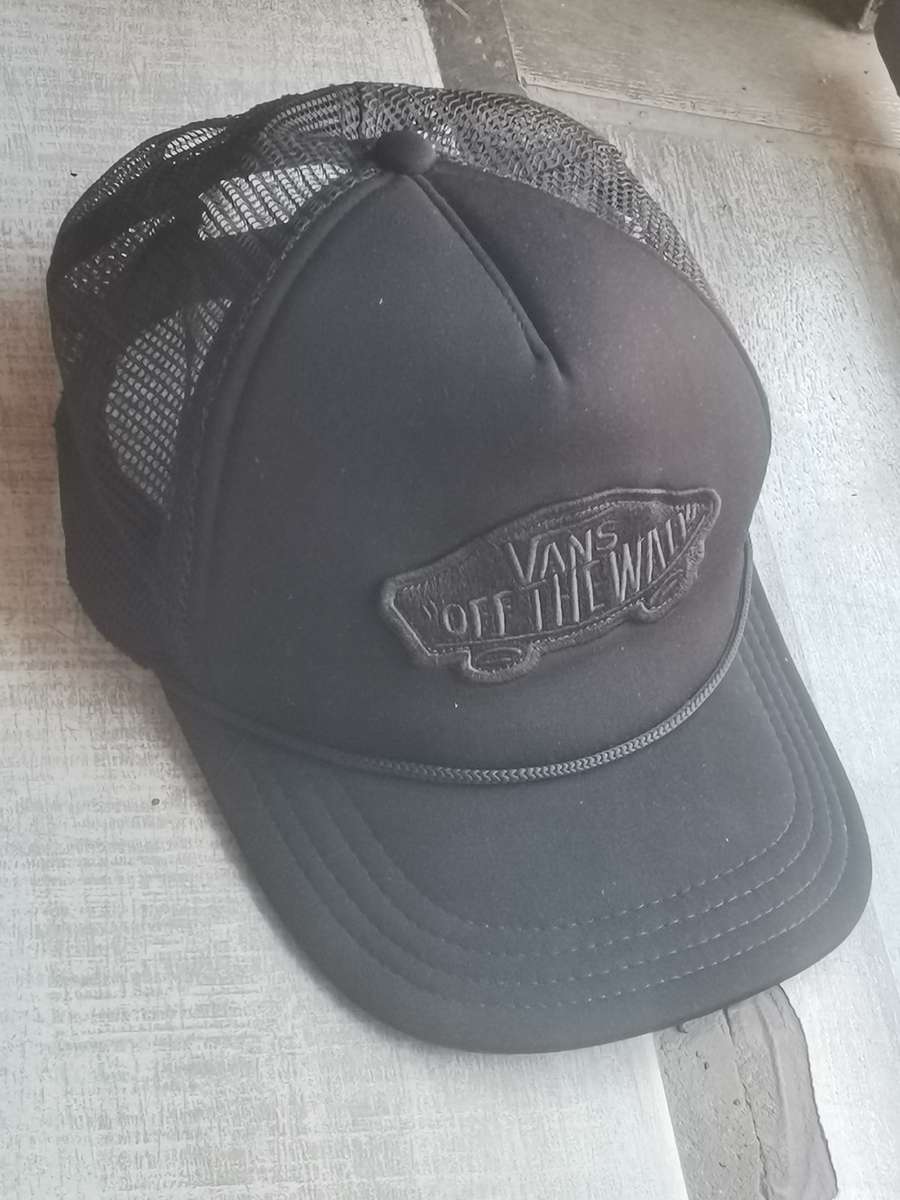 VANS ORIGINAL MENS BASEBALL CAP IN EXCELLENT CONDITION