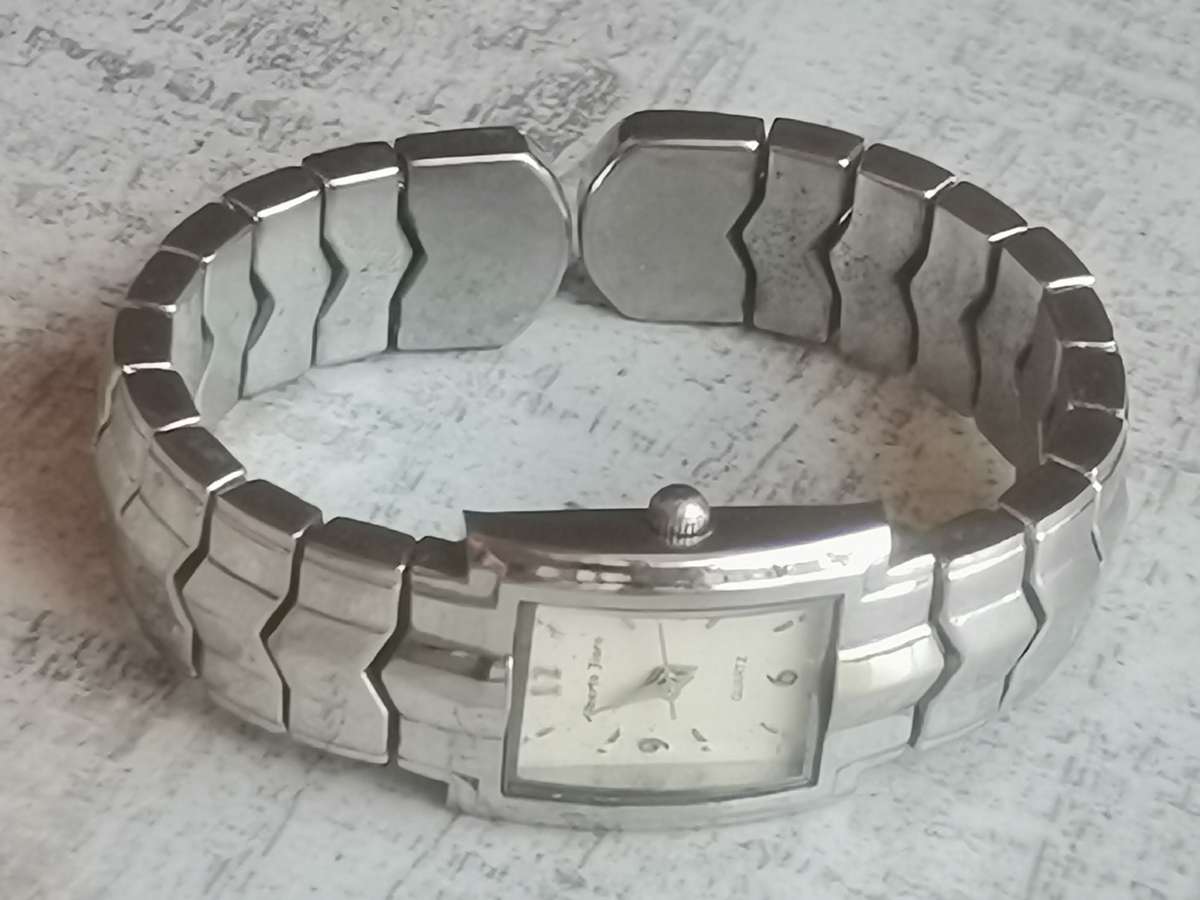 STUNNING ELEGANT LADIES ALBERTO FIORO BANGLE WATCH IN EXCELLENT WORKING CONDITION