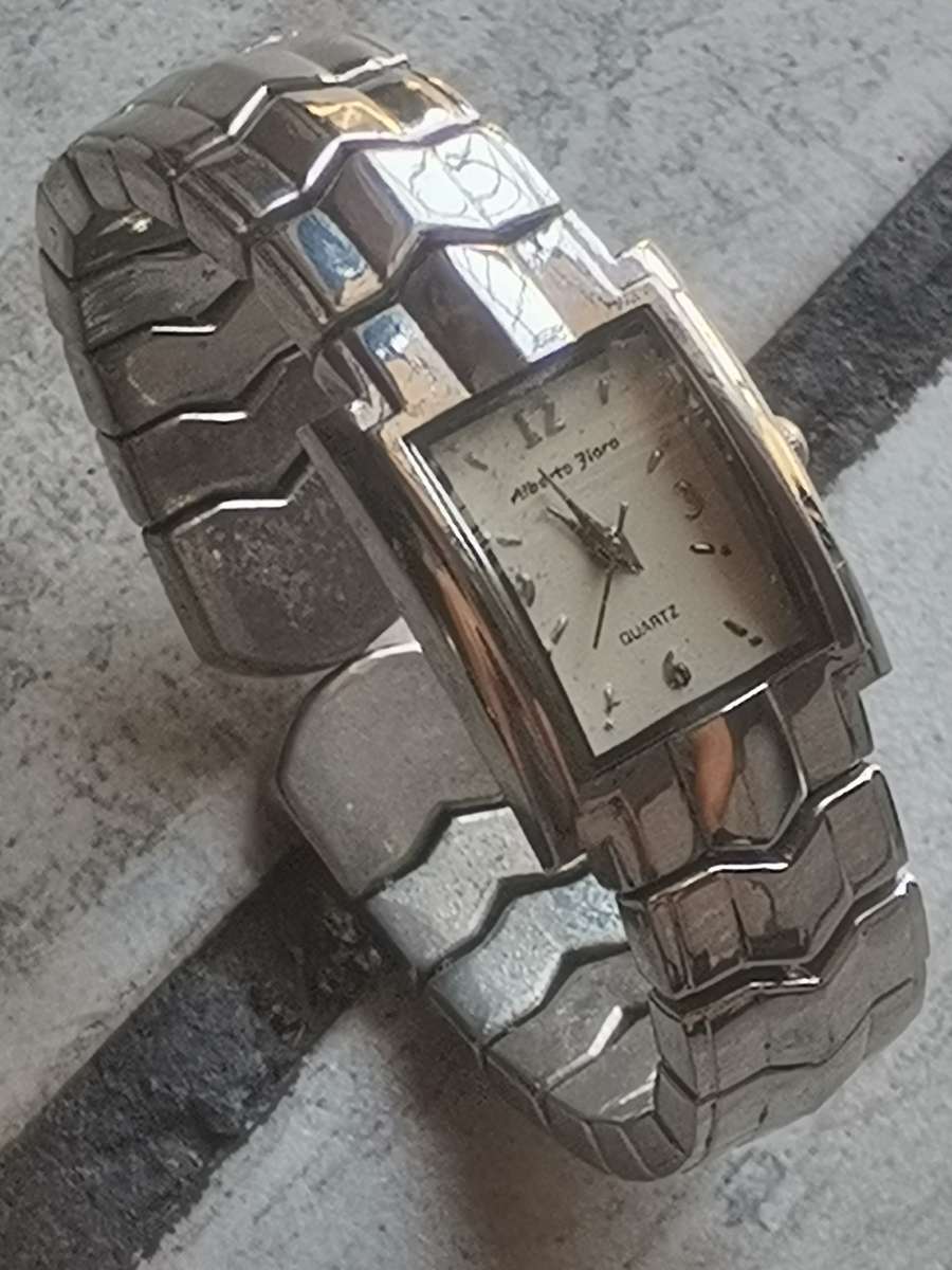 STUNNING ELEGANT LADIES ALBERTO FIORO BANGLE WATCH IN EXCELLENT WORKING CONDITION