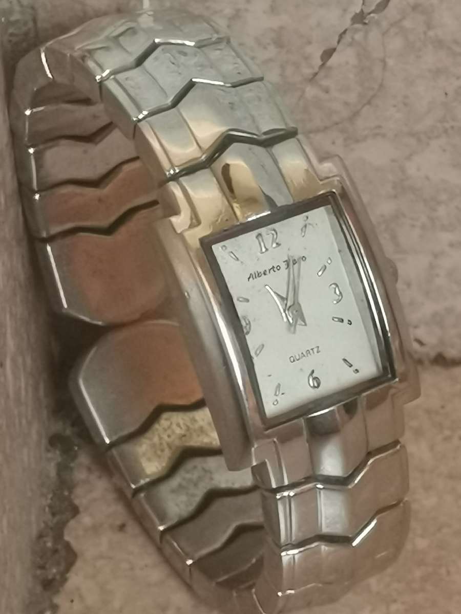STUNNING ELEGANT LADIES ALBERTO FIORO BANGLE WATCH IN EXCELLENT WORKING CONDITION