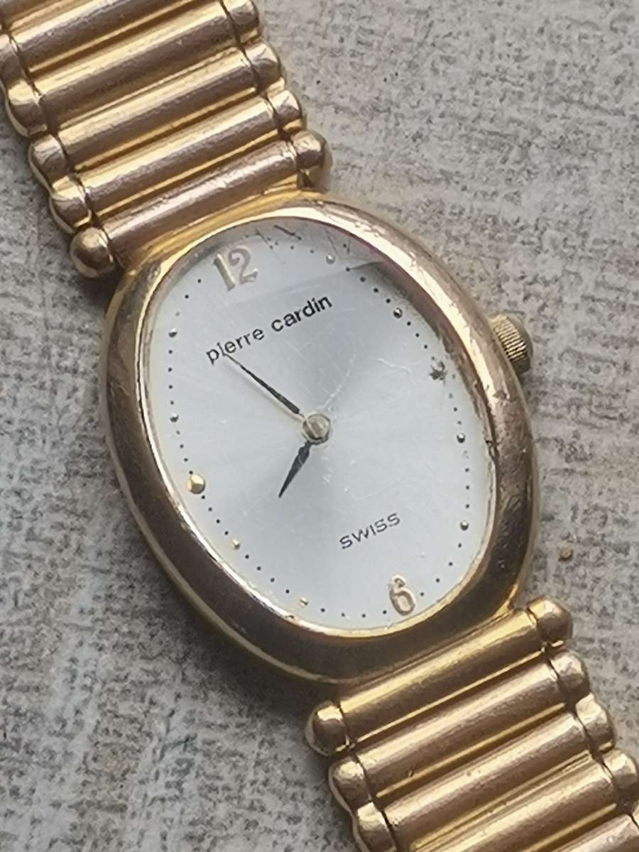 LADIES STUNNING AND ELEGANT PIERRE CARDIN GOLD SWISS WATCH IN EXCELLENT WORKING CONDITION