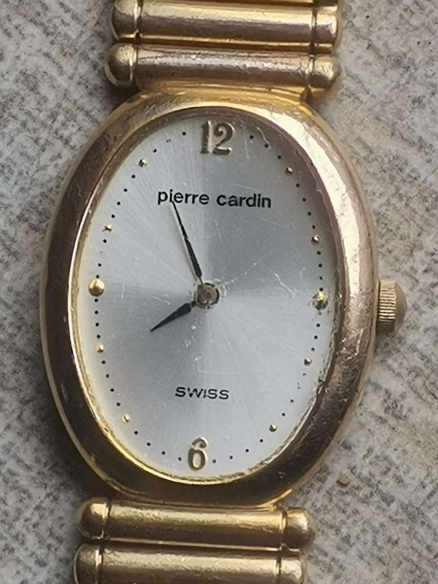 LADIES STUNNING AND ELEGANT PIERRE CARDIN GOLD SWISS WATCH IN EXCELLENT WORKING CONDITION
