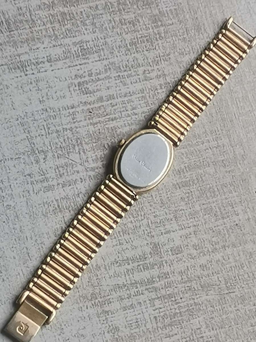 LADIES STUNNING AND ELEGANT PIERRE CARDIN GOLD SWISS WATCH IN EXCELLENT WORKING CONDITION