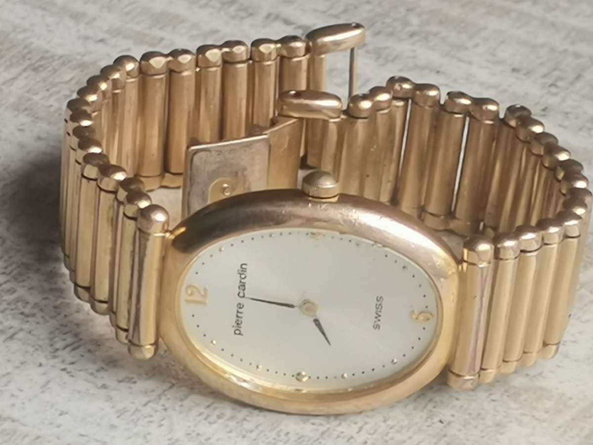 LADIES STUNNING AND ELEGANT PIERRE CARDIN GOLD SWISS WATCH IN EXCELLENT WORKING CONDITION