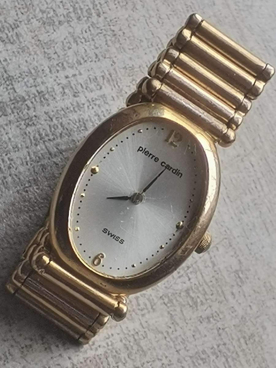 LADIES STUNNING AND ELEGANT PIERRE CARDIN GOLD SWISS WATCH IN EXCELLENT WORKING CONDITION