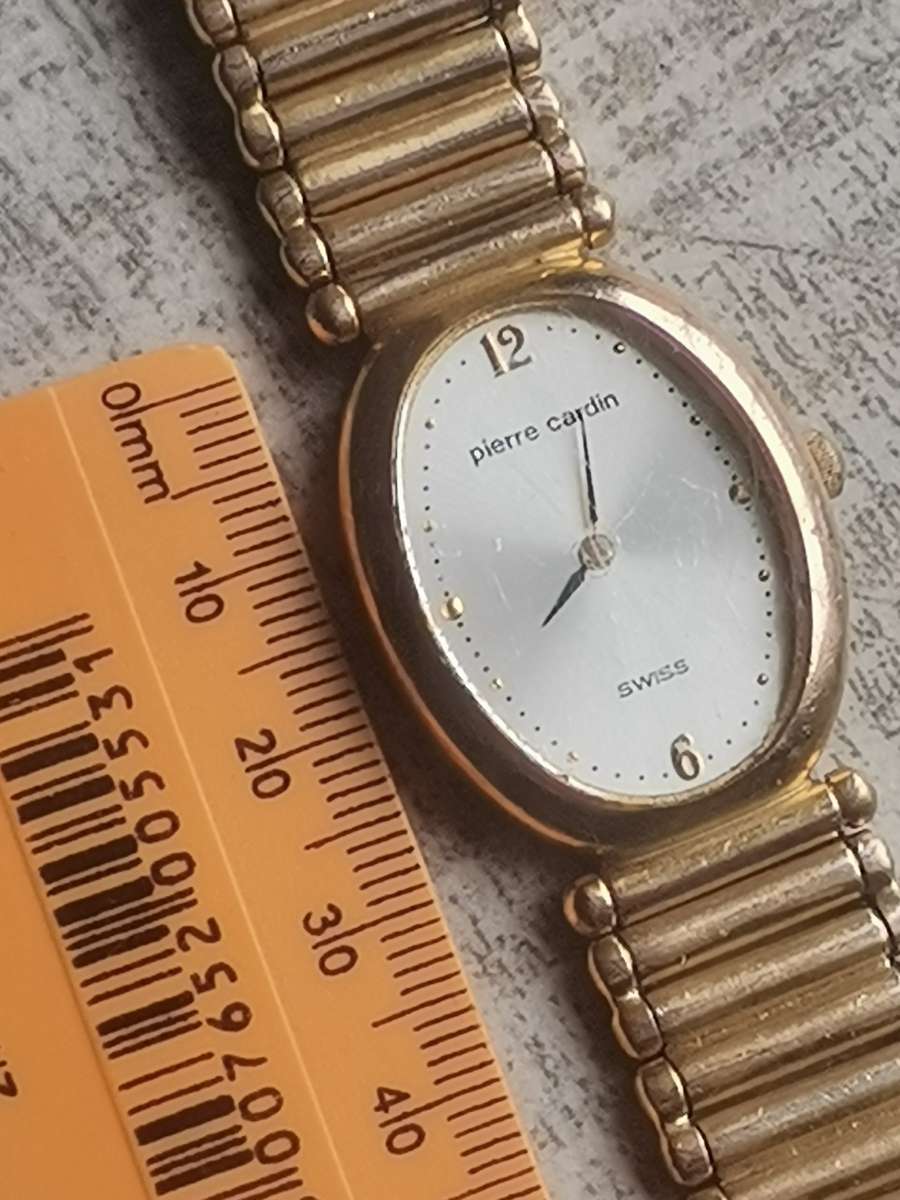 LADIES STUNNING AND ELEGANT PIERRE CARDIN GOLD SWISS WATCH IN EXCELLENT WORKING CONDITION