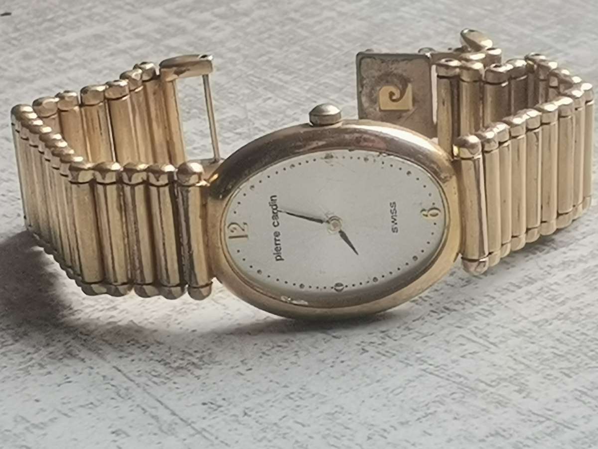 LADIES STUNNING AND ELEGANT PIERRE CARDIN GOLD SWISS WATCH IN EXCELLENT WORKING CONDITION
