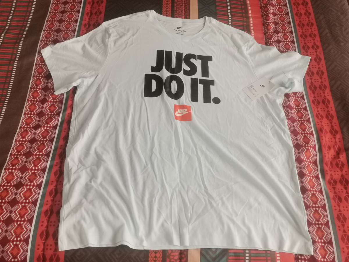 NEW MENS NIKE XXL LIGHT BLUE SHIRT