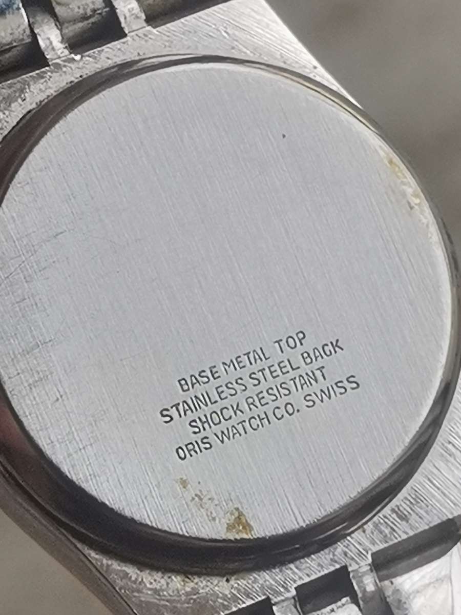 VINTAGE LADIES ORIS 17 JEWELS WATCH WITH DISPLAY BOX
