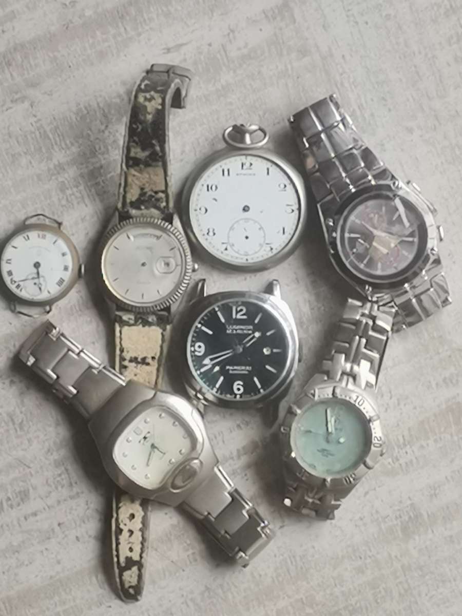 MENS VINTAGE WATCHES FOR SPARES OR REPAIRS