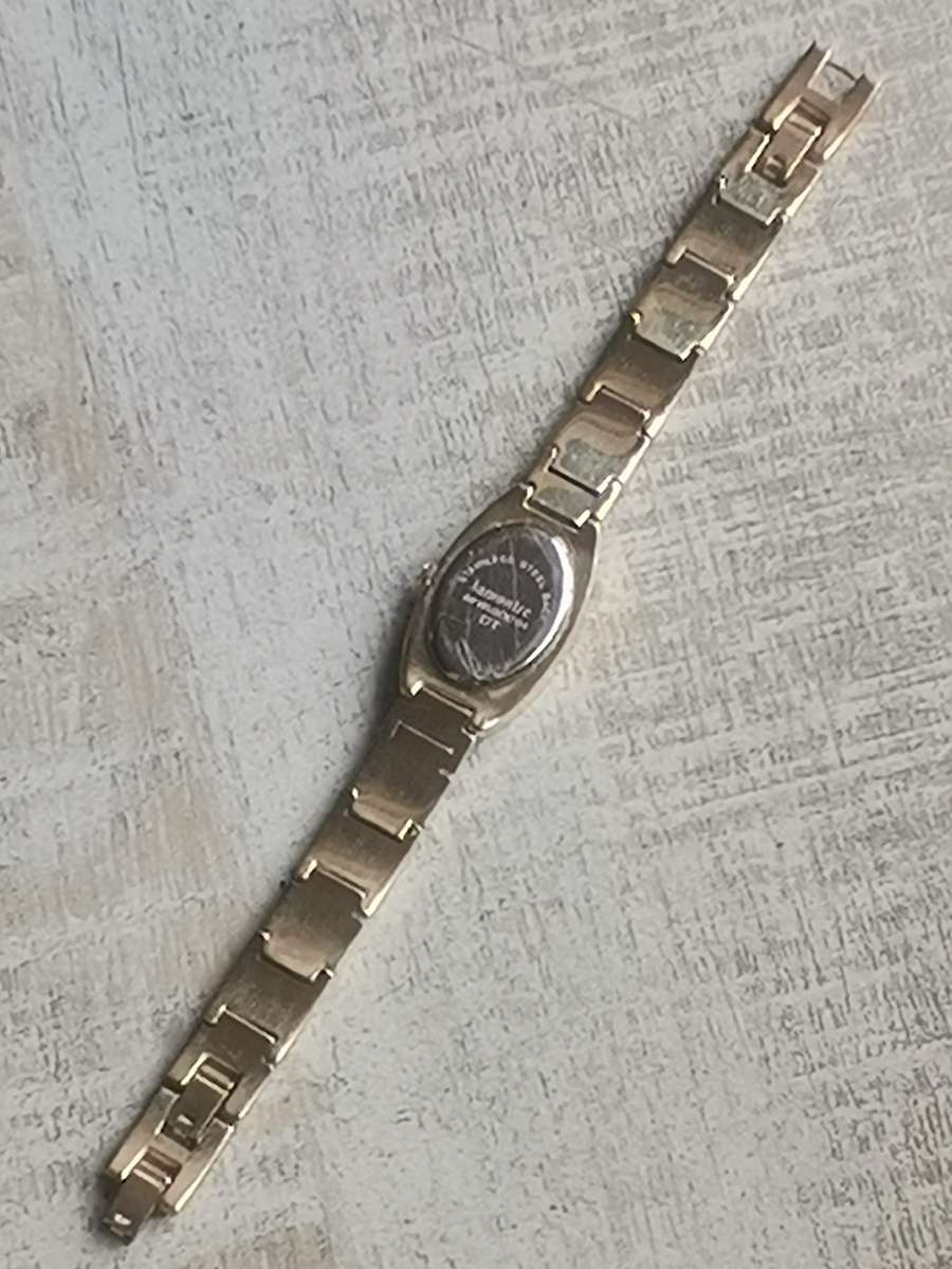 CLASSY LADIES LAMONTRE WATCH IN EXCELLENT WORKING CONDITION