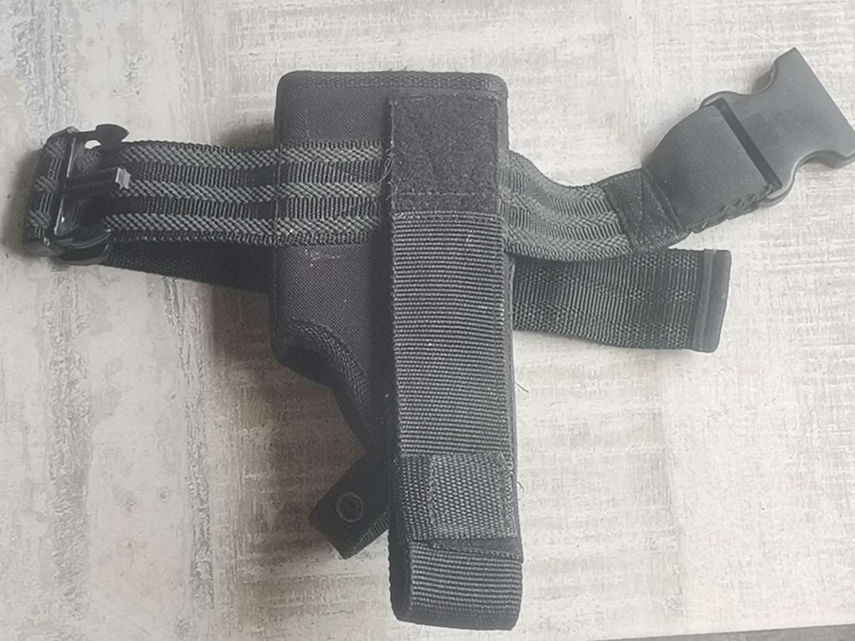 OUTDOOR TACTICAL PISTOL HOLSTER