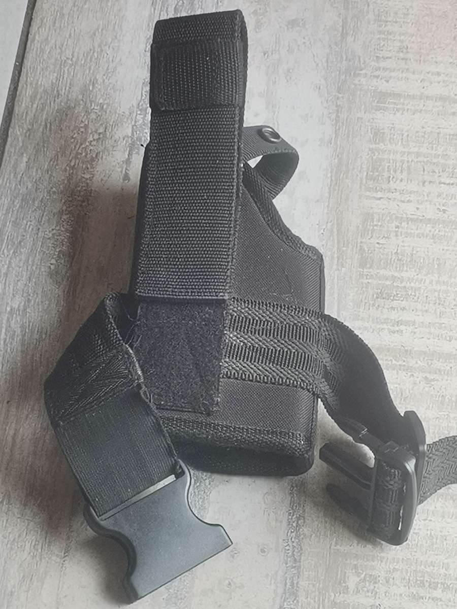 OUTDOOR TACTICAL PISTOL HOLSTER