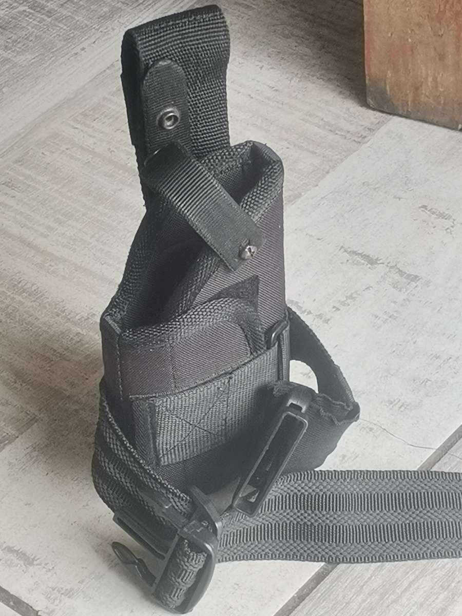 OUTDOOR TACTICAL PISTOL HOLSTER