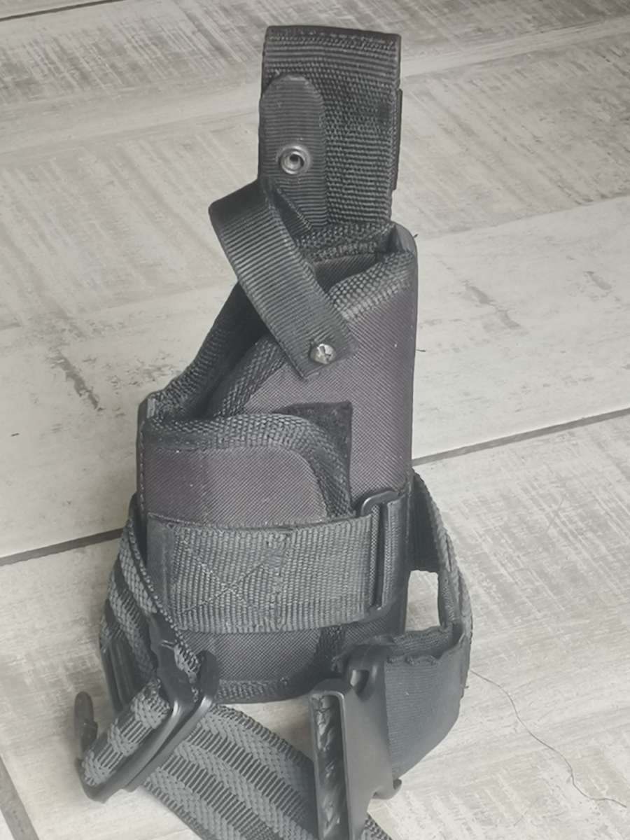 OUTDOOR TACTICAL PISTOL HOLSTER