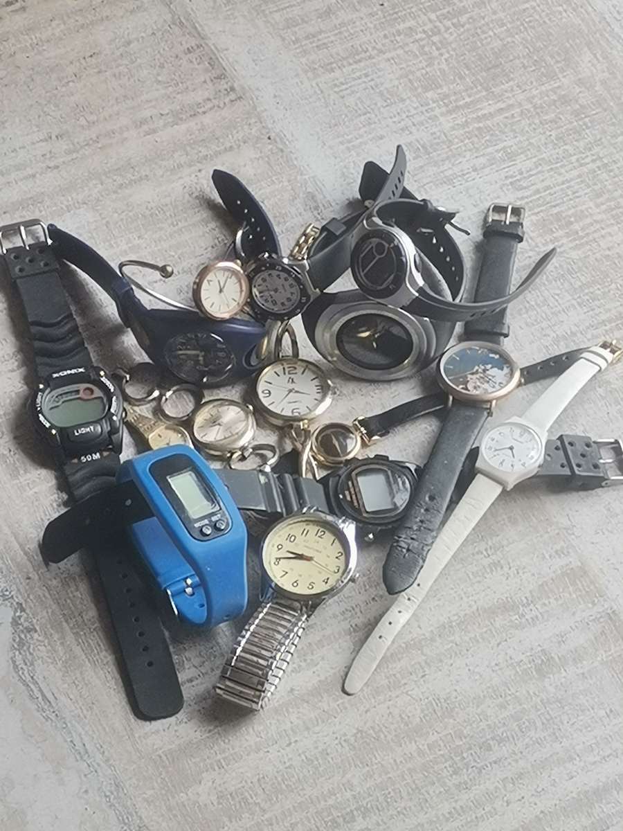 BULK LOT OF WATCHES FOR SPARES OR REPAIRS - ALL UNTESTED