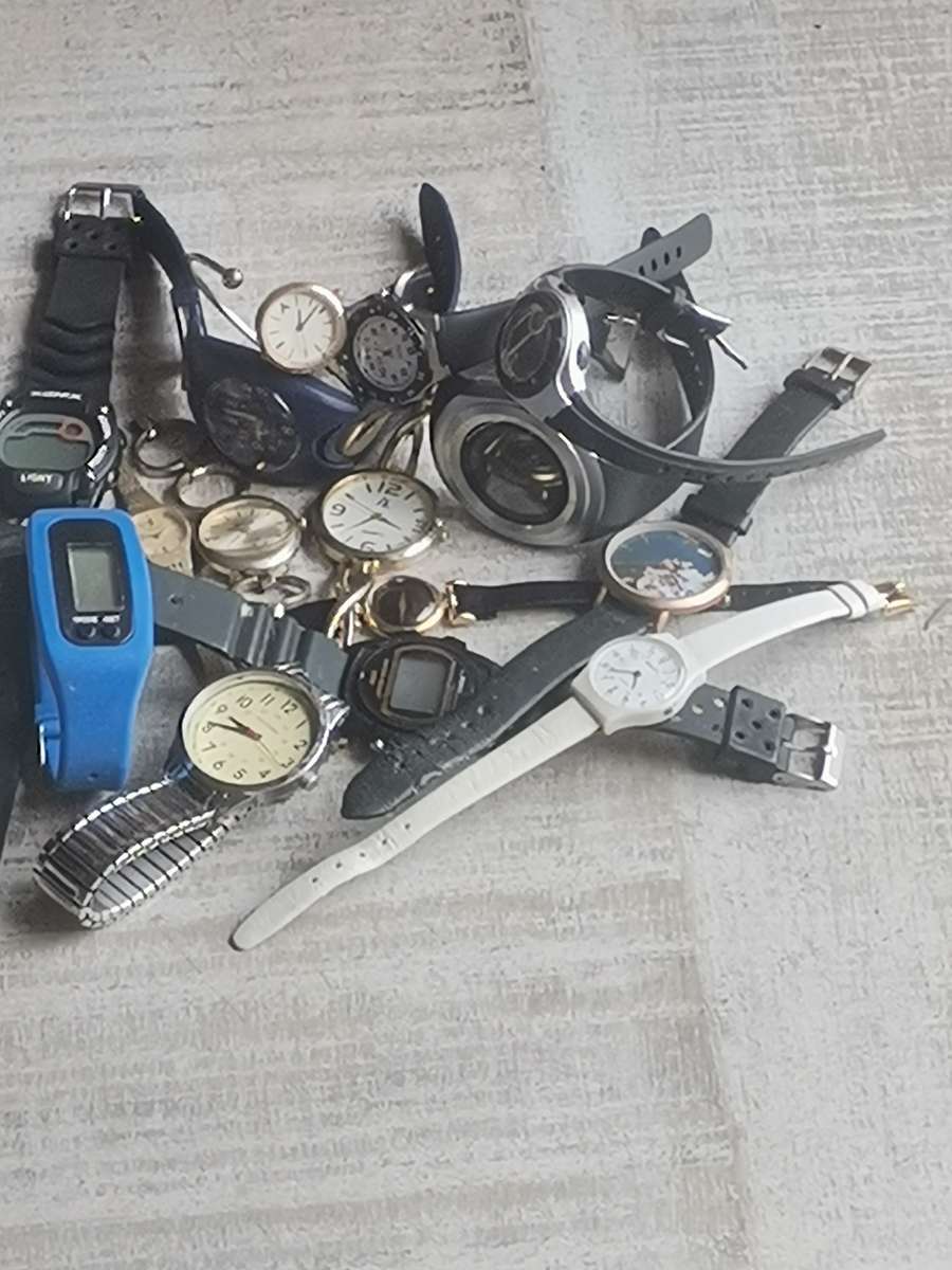 BULK LOT OF WATCHES FOR SPARES OR REPAIRS - ALL UNTESTED