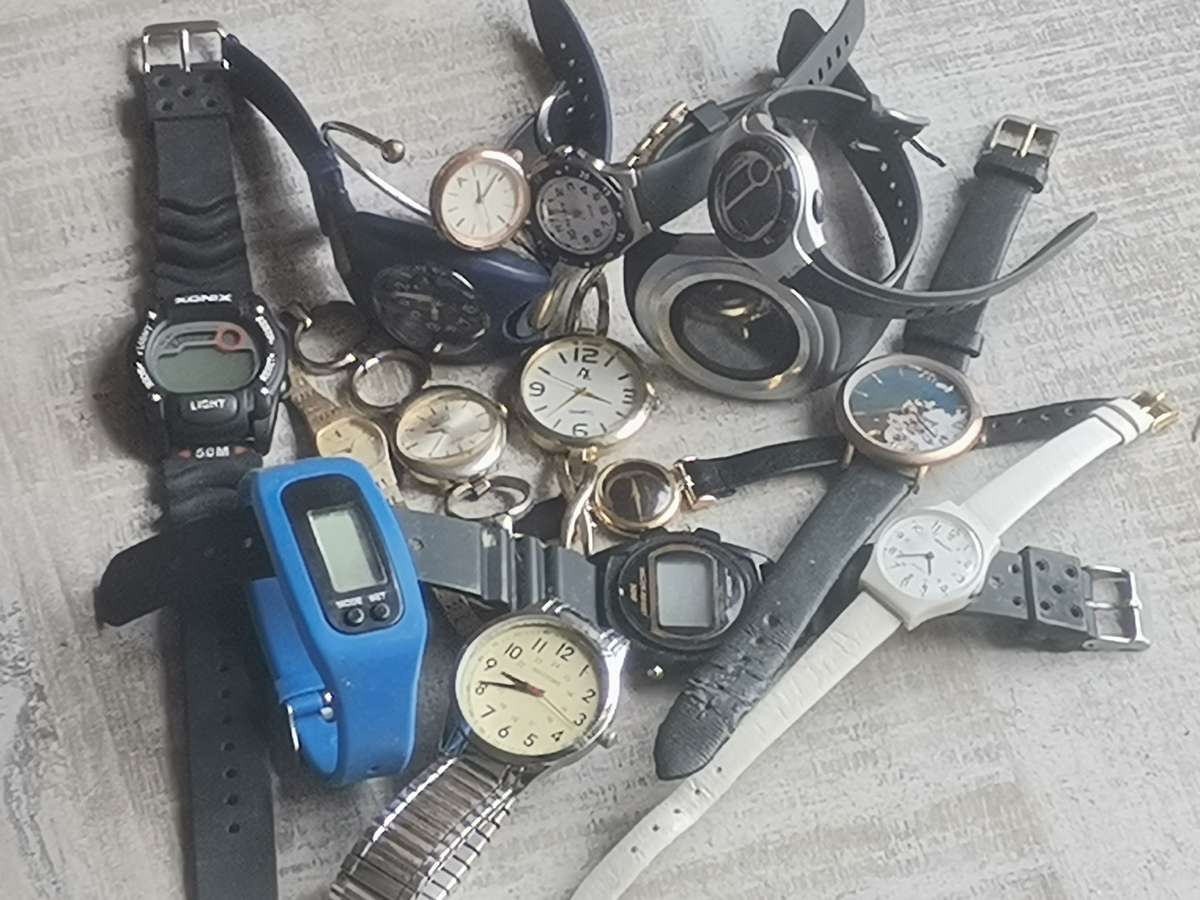 BULK LOT OF WATCHES FOR SPARES OR REPAIRS - ALL UNTESTED