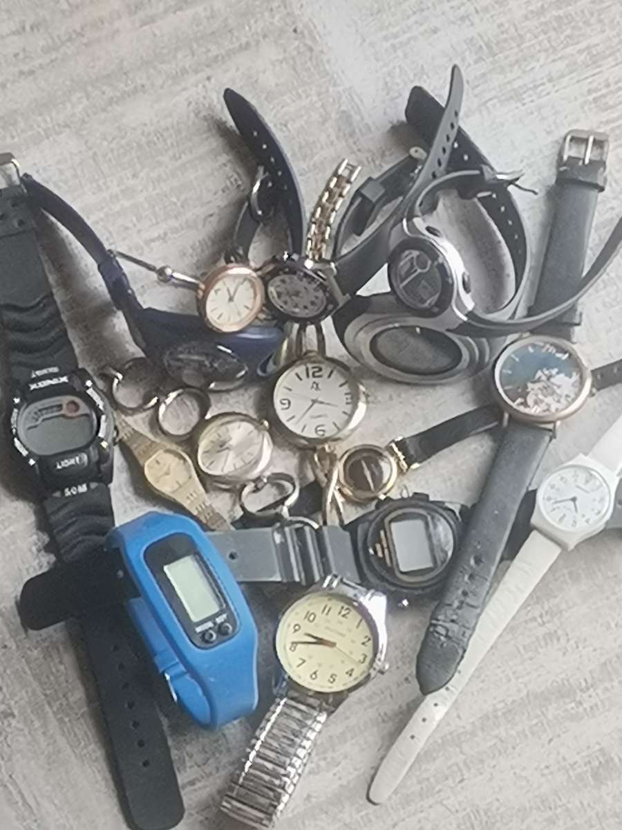 BULK LOT OF WATCHES FOR SPARES OR REPAIRS - ALL UNTESTED