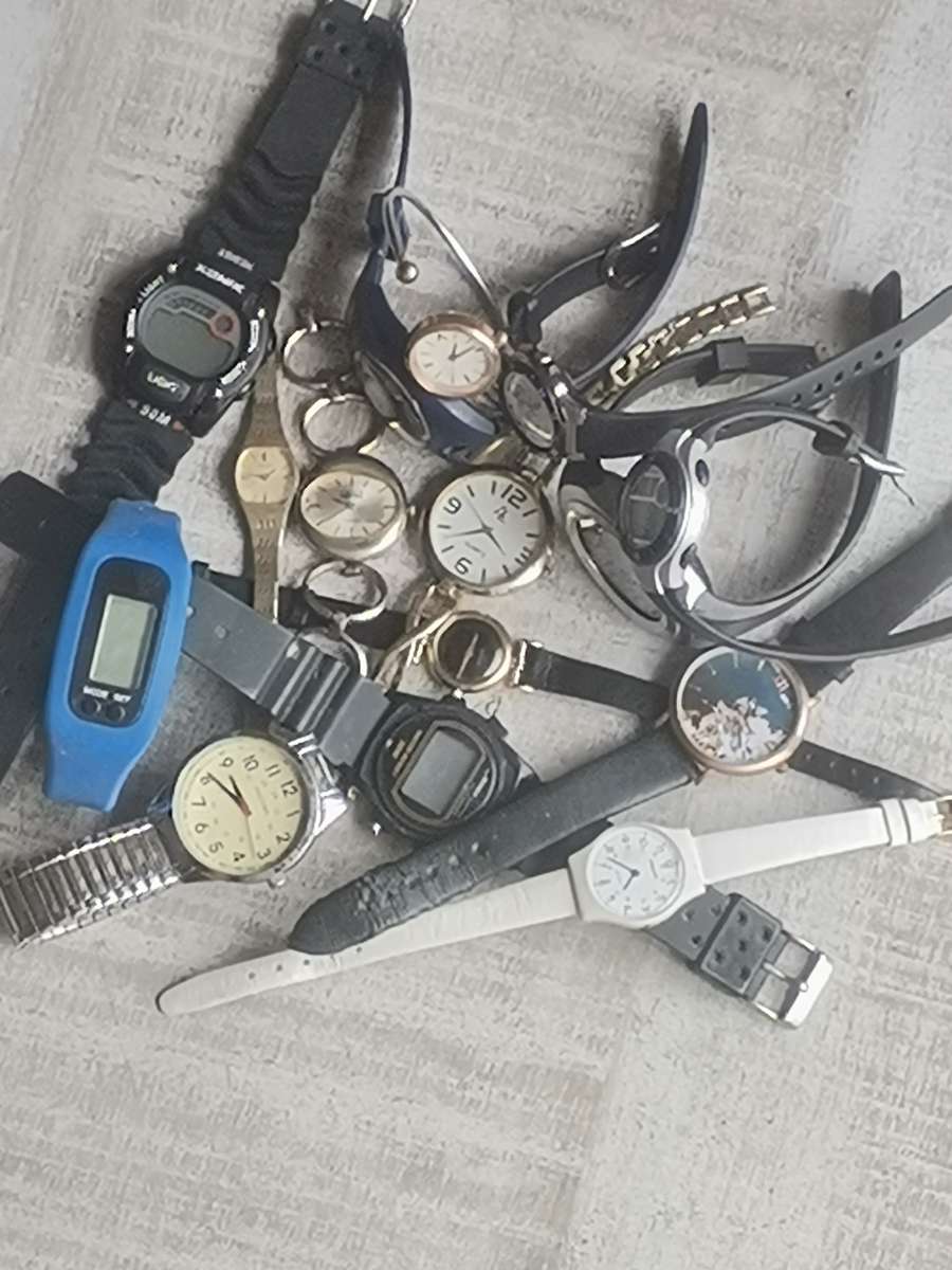BULK LOT OF WATCHES FOR SPARES OR REPAIRS - ALL UNTESTED